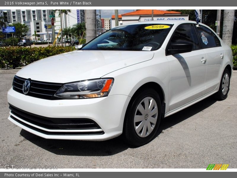 Pure White / Titan Black 2016 Volkswagen Jetta S