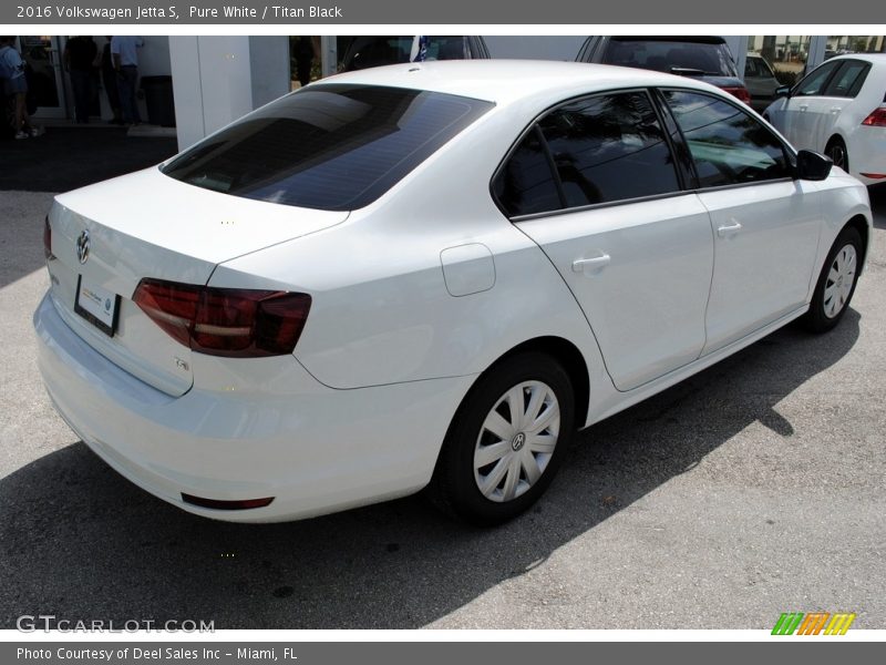 Pure White / Titan Black 2016 Volkswagen Jetta S