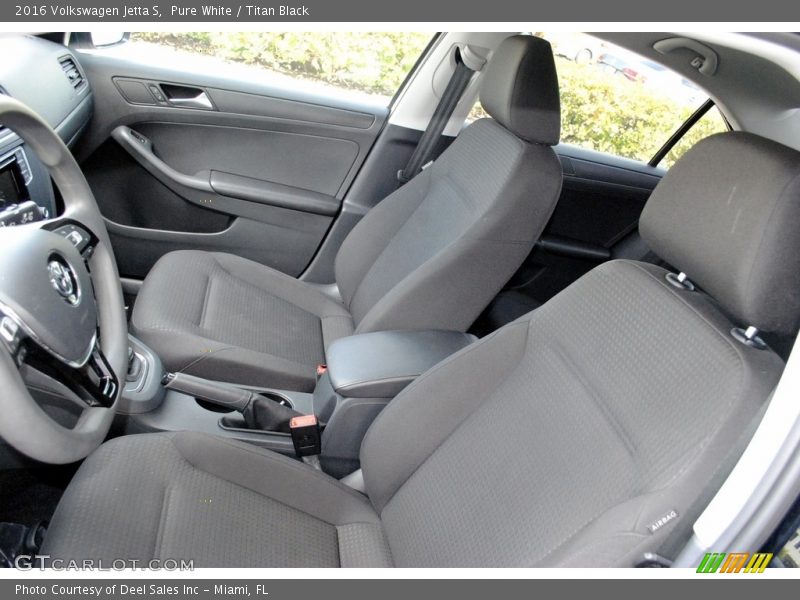 Pure White / Titan Black 2016 Volkswagen Jetta S