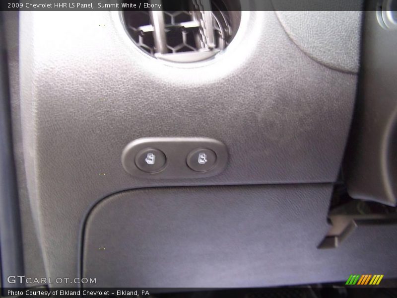 Summit White / Ebony 2009 Chevrolet HHR LS Panel