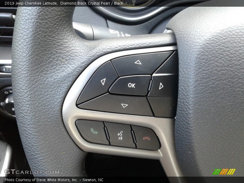 Diamond Black Crystal Pearl / Black 2019 Jeep Cherokee Latitude