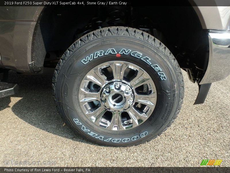 Stone Gray / Earth Gray 2019 Ford F250 Super Duty XLT SuperCab 4x4