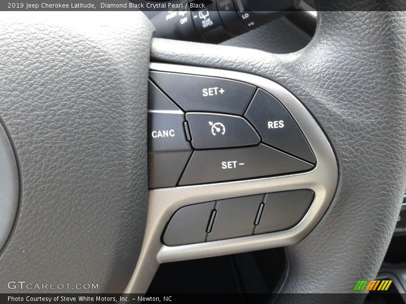 Diamond Black Crystal Pearl / Black 2019 Jeep Cherokee Latitude