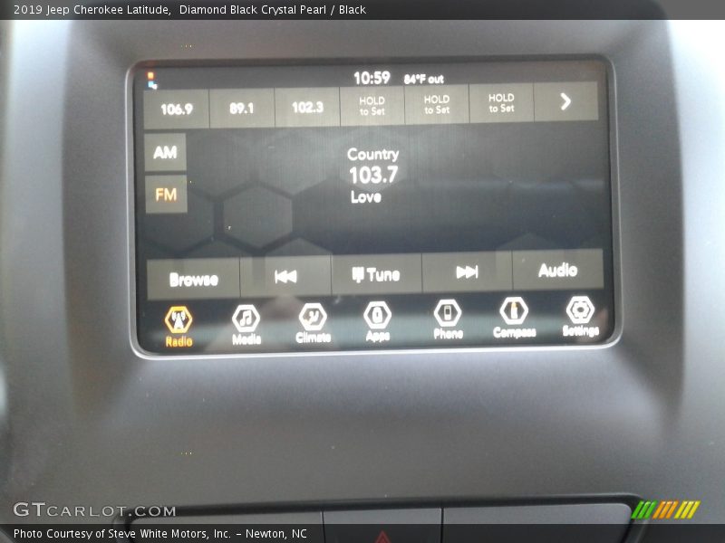 Diamond Black Crystal Pearl / Black 2019 Jeep Cherokee Latitude