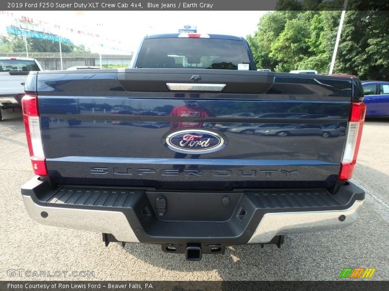 Blue Jeans / Earth Gray 2019 Ford F250 Super Duty XLT Crew Cab 4x4