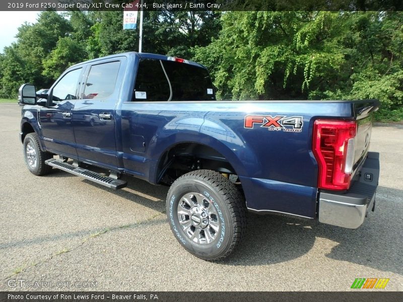Blue Jeans / Earth Gray 2019 Ford F250 Super Duty XLT Crew Cab 4x4