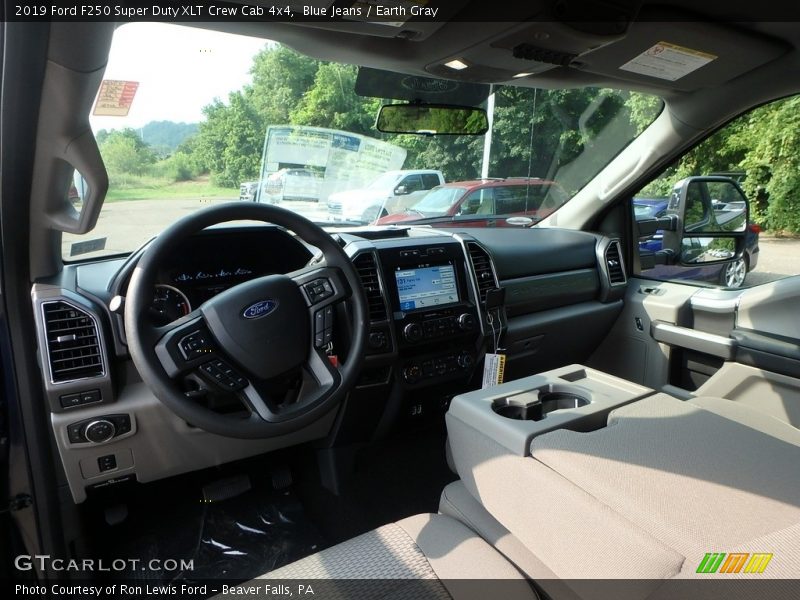 Blue Jeans / Earth Gray 2019 Ford F250 Super Duty XLT Crew Cab 4x4