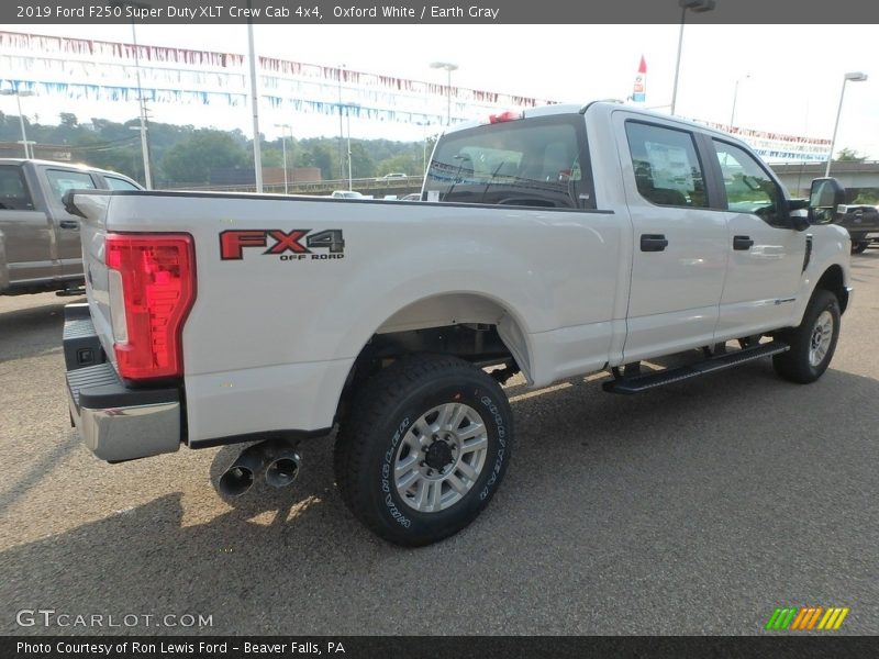 Oxford White / Earth Gray 2019 Ford F250 Super Duty XLT Crew Cab 4x4