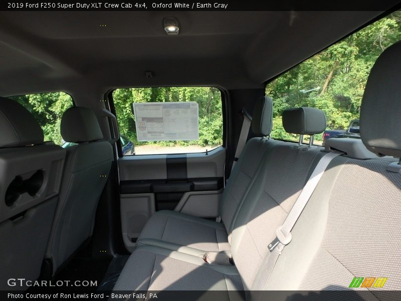 Oxford White / Earth Gray 2019 Ford F250 Super Duty XLT Crew Cab 4x4