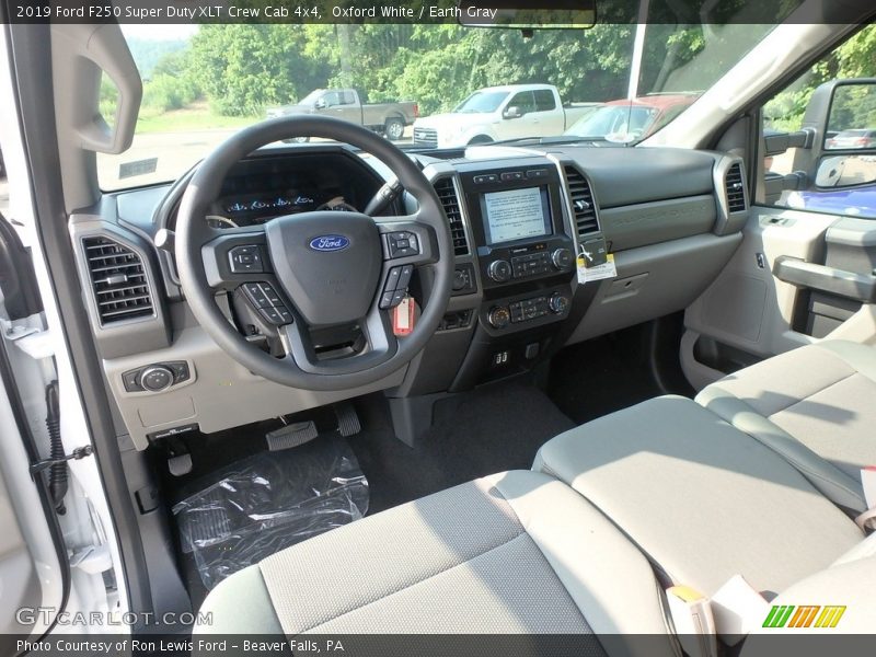  2019 F250 Super Duty XLT Crew Cab 4x4 Earth Gray Interior