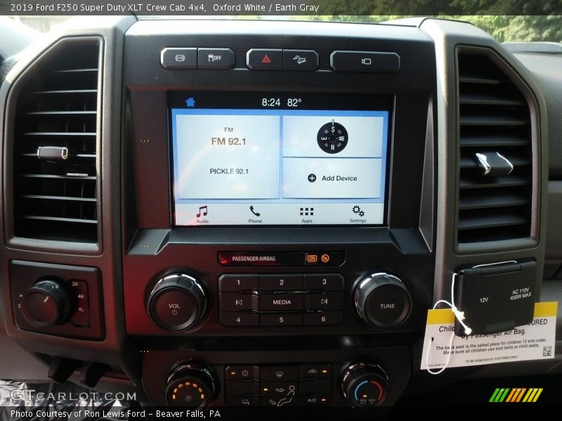 Oxford White / Earth Gray 2019 Ford F250 Super Duty XLT Crew Cab 4x4