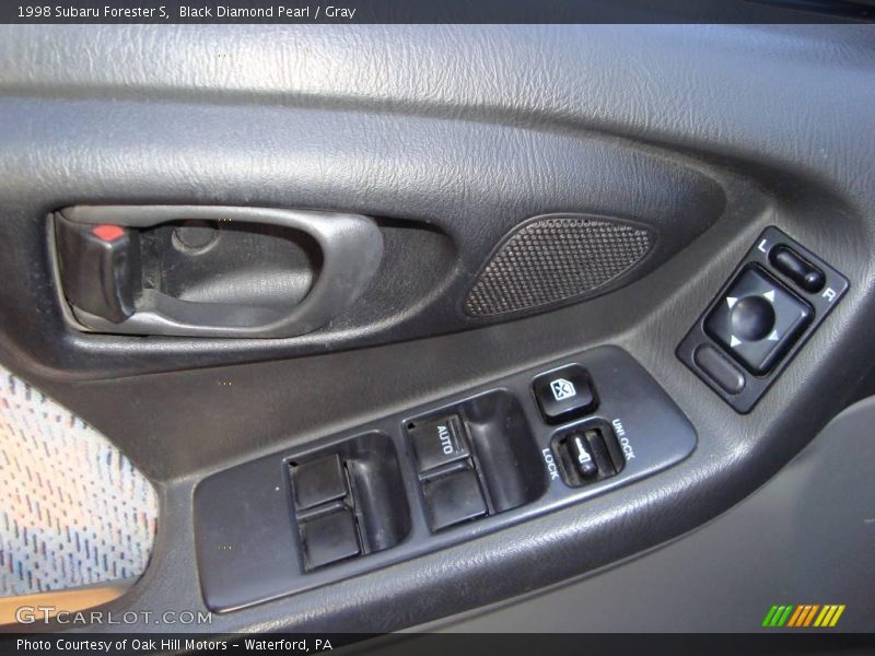 Black Diamond Pearl / Gray 1998 Subaru Forester S