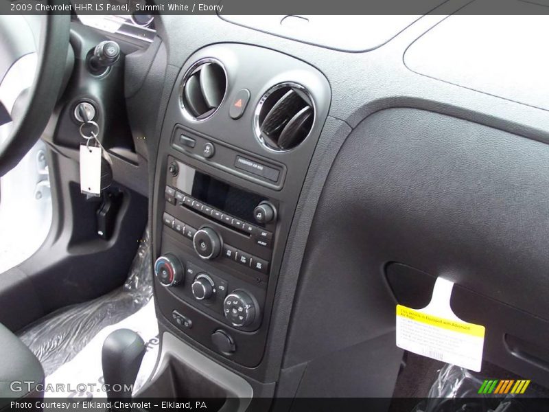 Summit White / Ebony 2009 Chevrolet HHR LS Panel