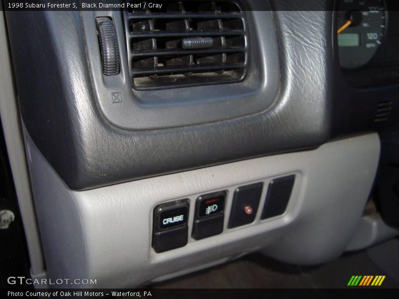 Black Diamond Pearl / Gray 1998 Subaru Forester S