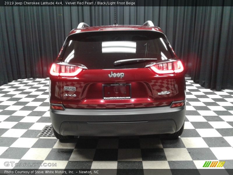 Velvet Red Pearl / Black/Light Frost Beige 2019 Jeep Cherokee Latitude 4x4