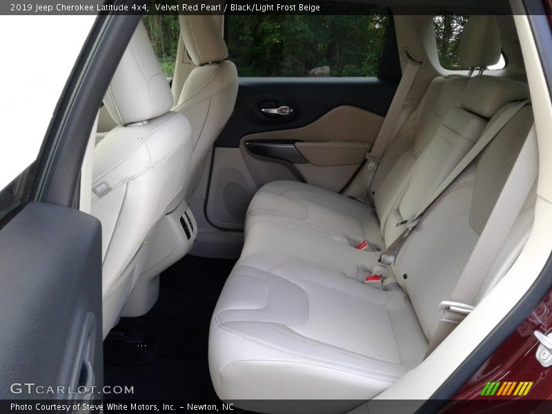 Velvet Red Pearl / Black/Light Frost Beige 2019 Jeep Cherokee Latitude 4x4