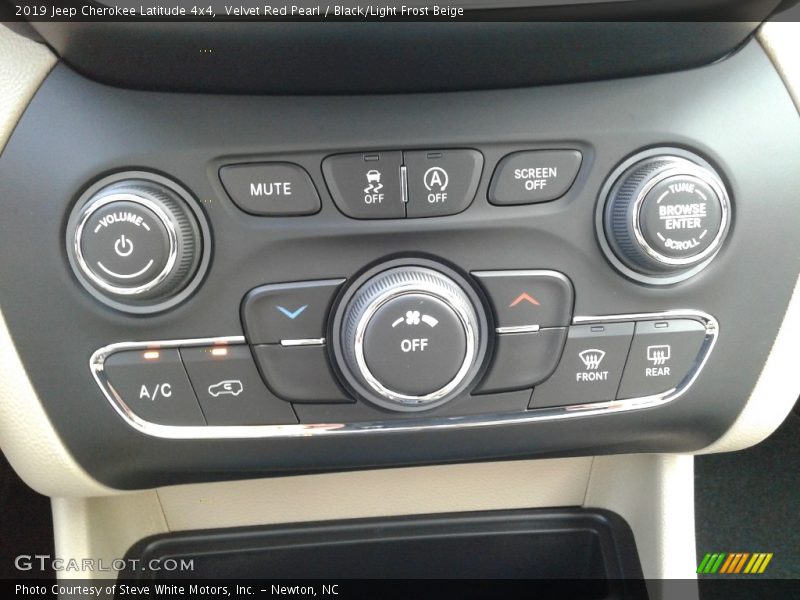 Velvet Red Pearl / Black/Light Frost Beige 2019 Jeep Cherokee Latitude 4x4