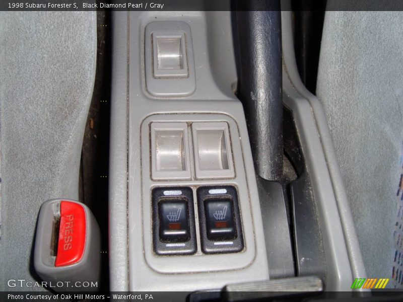 Black Diamond Pearl / Gray 1998 Subaru Forester S
