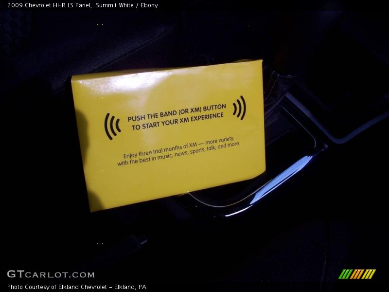 Summit White / Ebony 2009 Chevrolet HHR LS Panel