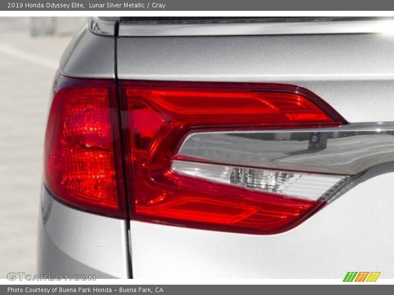 Lunar Silver Metallic / Gray 2019 Honda Odyssey Elite
