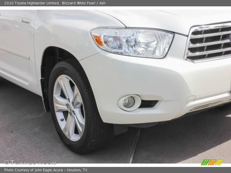 Blizzard White Pearl / Ash 2010 Toyota Highlander Limited