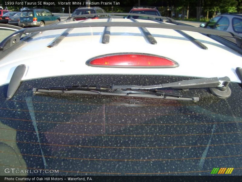 Vibrant White / Medium Prairie Tan 1999 Ford Taurus SE Wagon