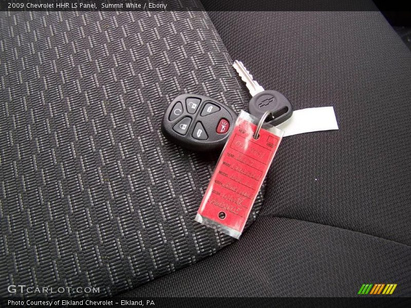 Summit White / Ebony 2009 Chevrolet HHR LS Panel