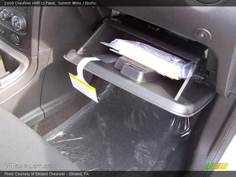 Summit White / Ebony 2009 Chevrolet HHR LS Panel