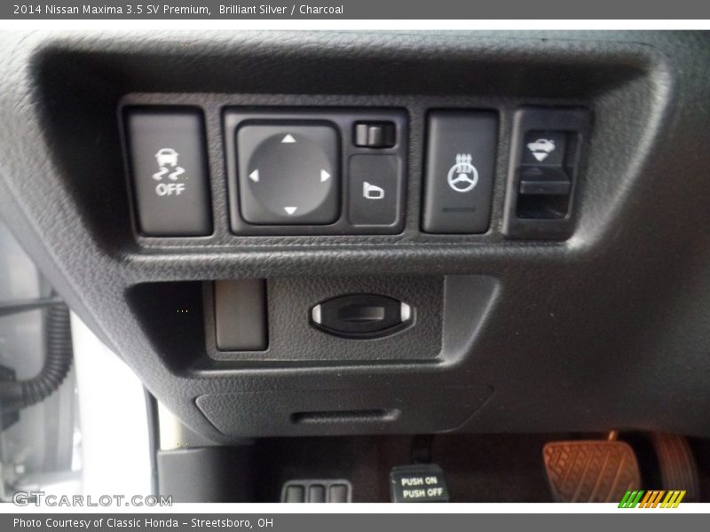 Brilliant Silver / Charcoal 2014 Nissan Maxima 3.5 SV Premium