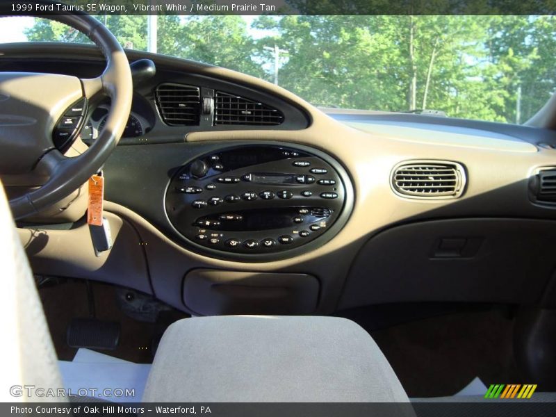 Vibrant White / Medium Prairie Tan 1999 Ford Taurus SE Wagon
