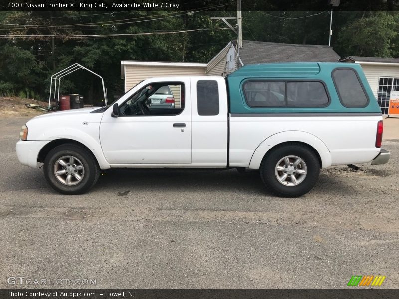 Avalanche White / Gray 2003 Nissan Frontier XE King Cab
