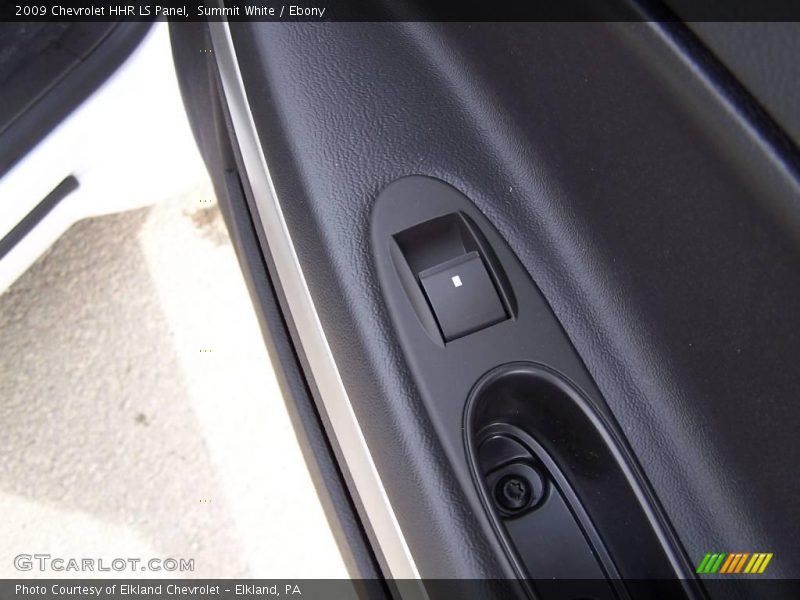 Summit White / Ebony 2009 Chevrolet HHR LS Panel