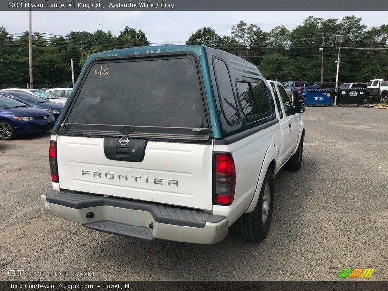 Avalanche White / Gray 2003 Nissan Frontier XE King Cab