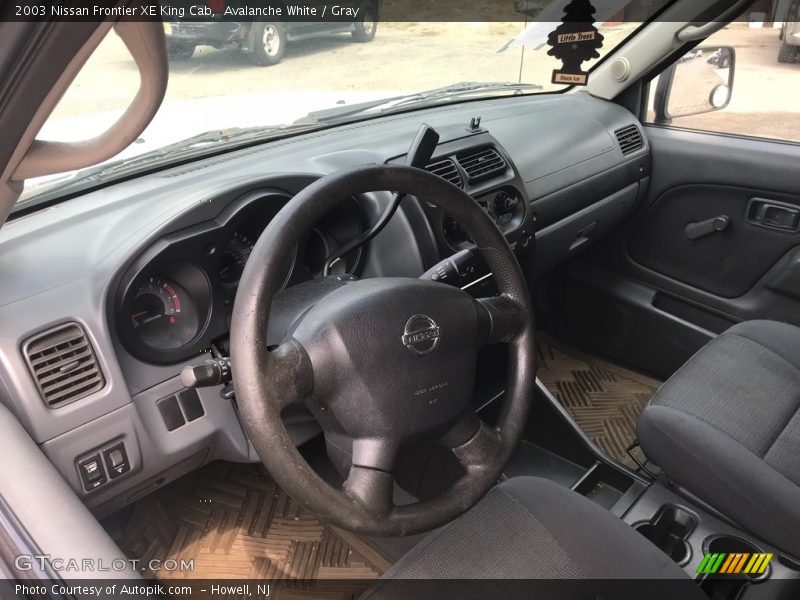 Avalanche White / Gray 2003 Nissan Frontier XE King Cab