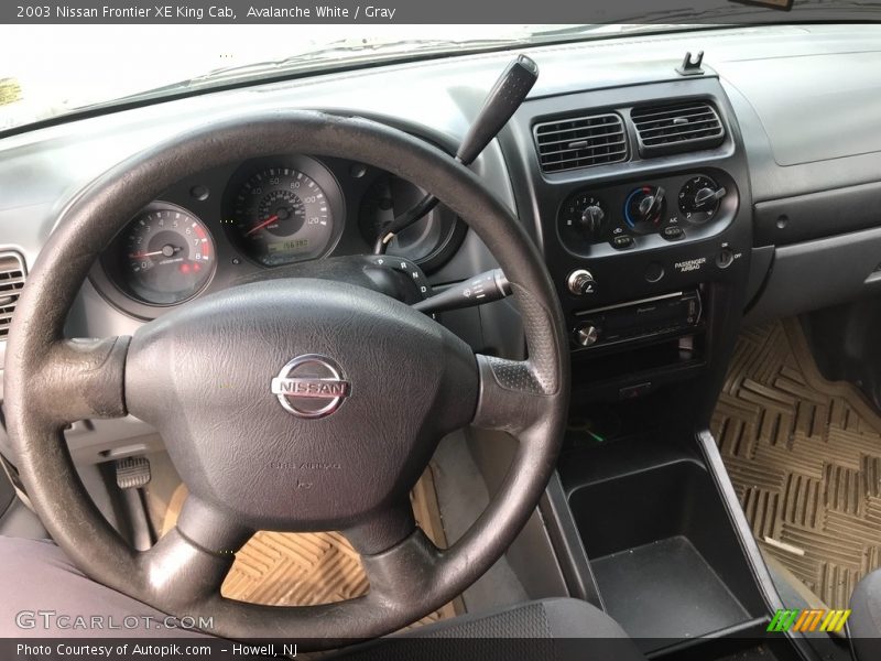 Avalanche White / Gray 2003 Nissan Frontier XE King Cab