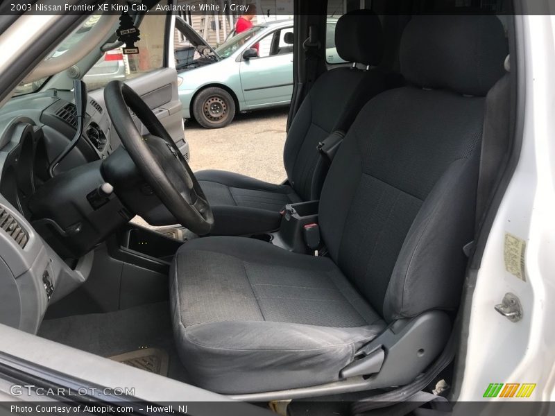Avalanche White / Gray 2003 Nissan Frontier XE King Cab