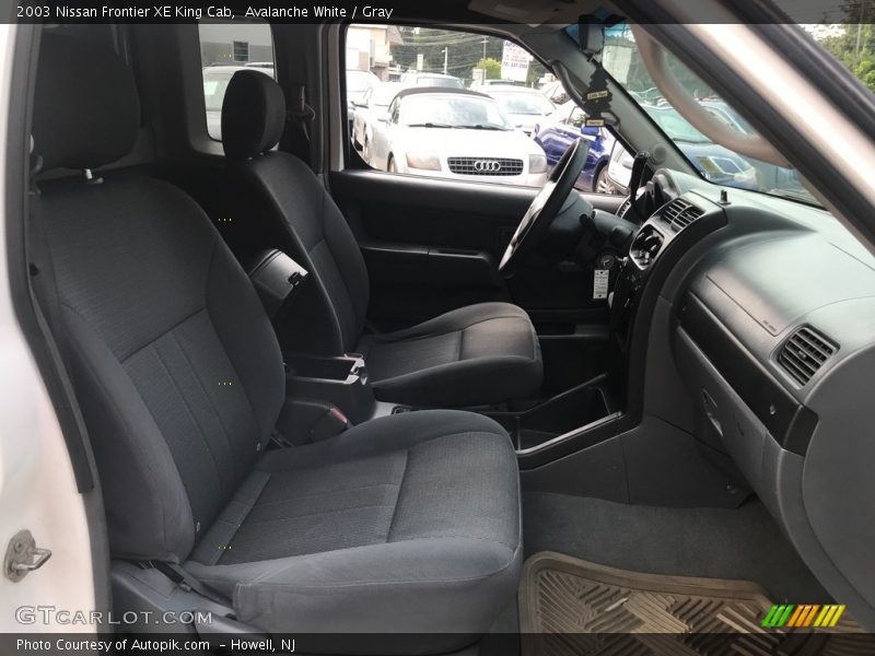 Avalanche White / Gray 2003 Nissan Frontier XE King Cab