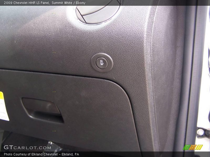 Summit White / Ebony 2009 Chevrolet HHR LS Panel