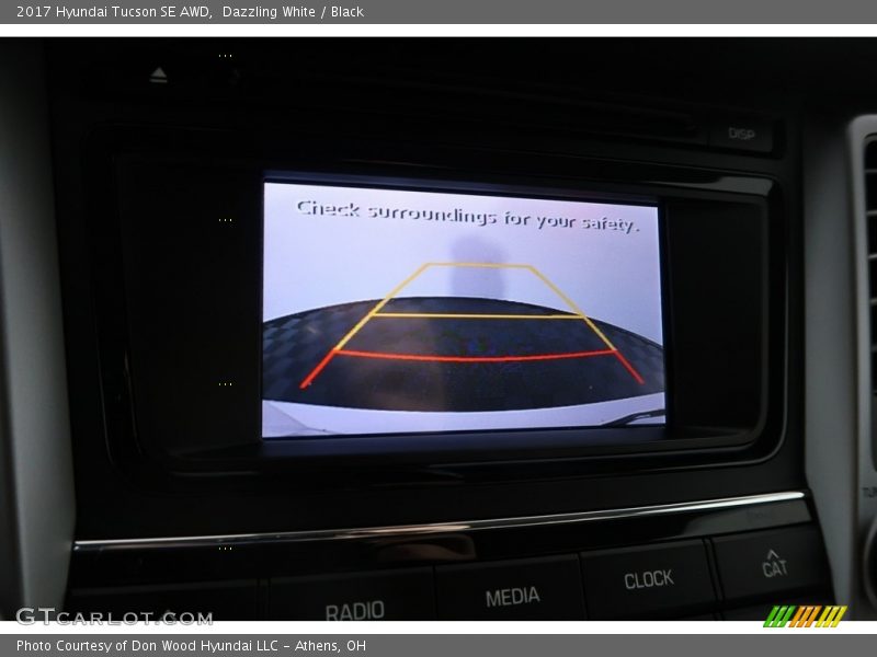 Dazzling White / Black 2017 Hyundai Tucson SE AWD