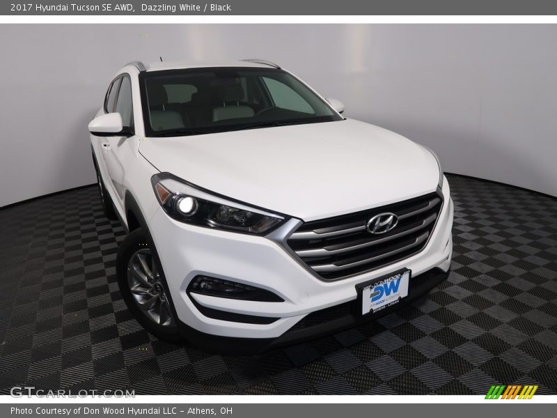 Dazzling White / Black 2017 Hyundai Tucson SE AWD