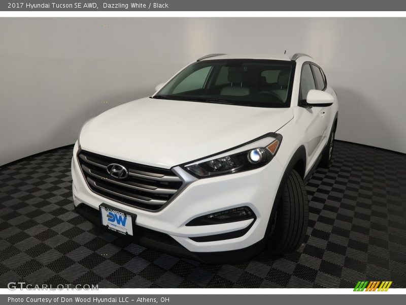 Dazzling White / Black 2017 Hyundai Tucson SE AWD
