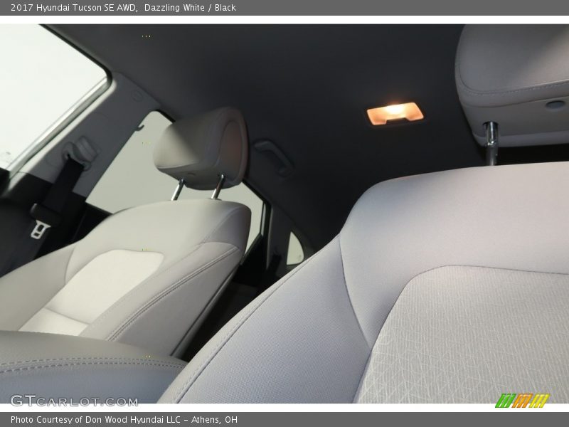 Dazzling White / Black 2017 Hyundai Tucson SE AWD