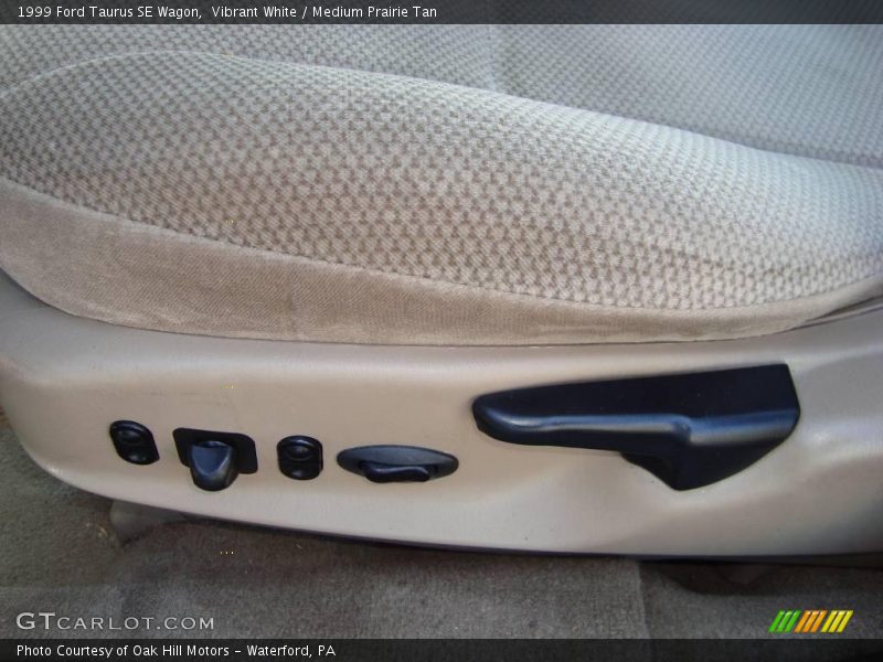Vibrant White / Medium Prairie Tan 1999 Ford Taurus SE Wagon