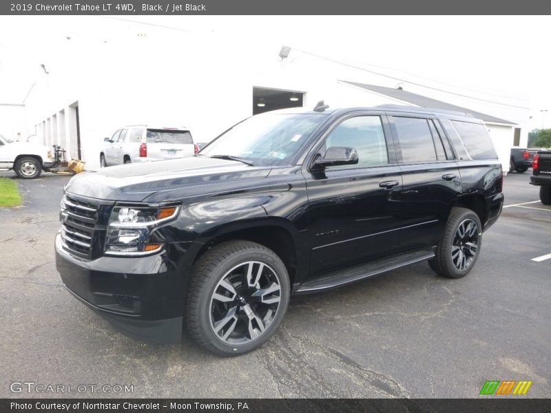 Front 3/4 View of 2019 Tahoe LT 4WD