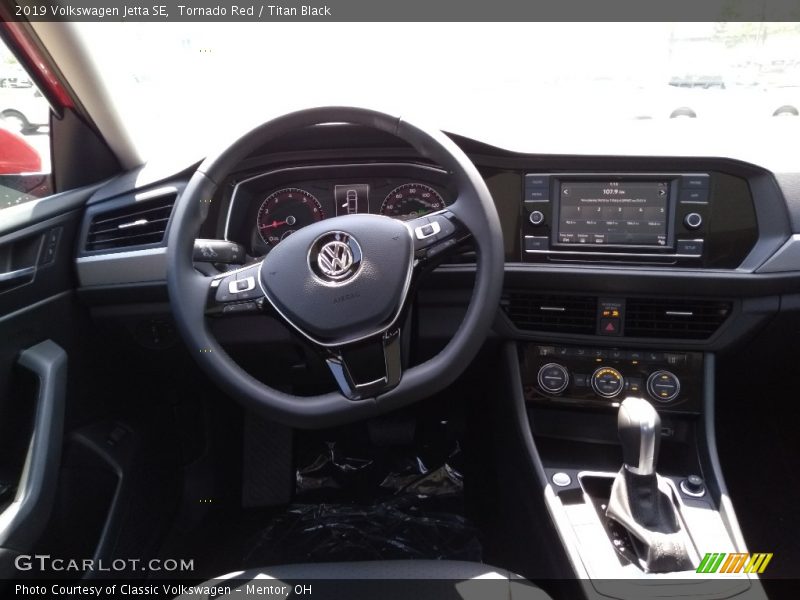 Tornado Red / Titan Black 2019 Volkswagen Jetta SE