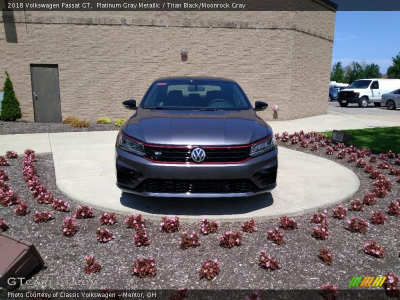 Platinum Gray Metallic / Titan Black/Moonrock Gray 2018 Volkswagen Passat GT
