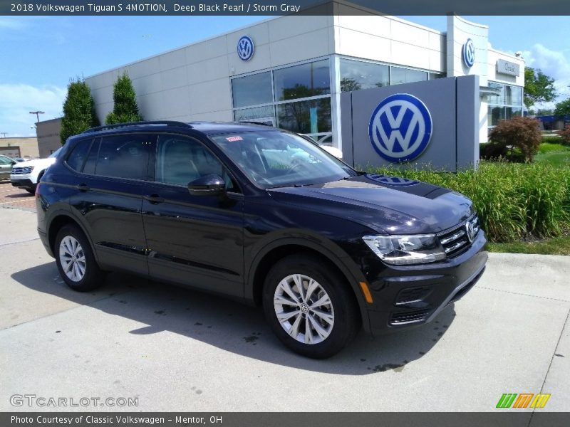 Deep Black Pearl / Storm Gray 2018 Volkswagen Tiguan S 4MOTION