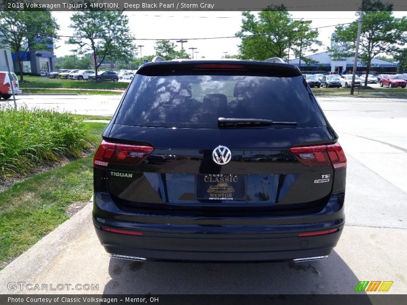 Deep Black Pearl / Storm Gray 2018 Volkswagen Tiguan S 4MOTION