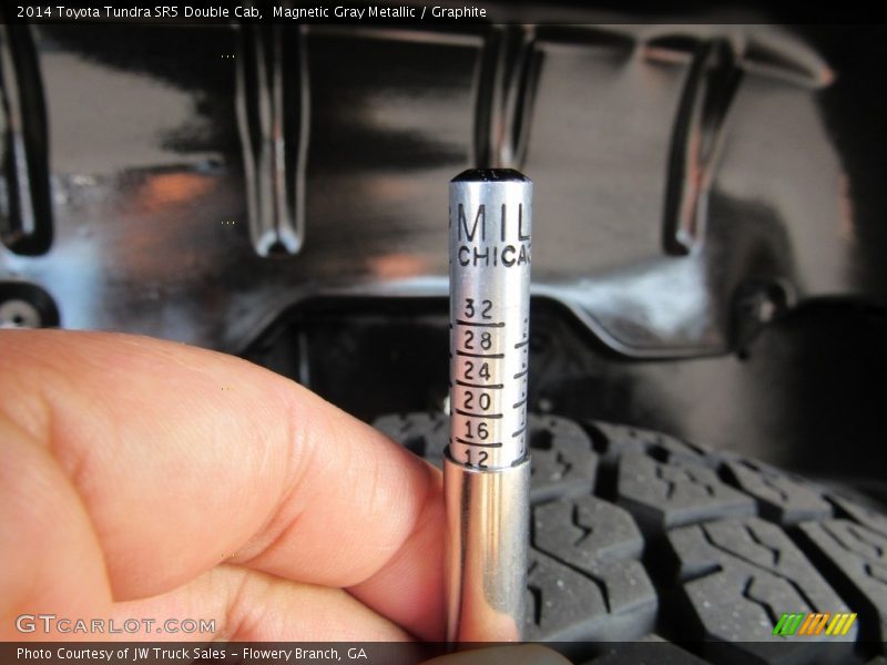 Magnetic Gray Metallic / Graphite 2014 Toyota Tundra SR5 Double Cab