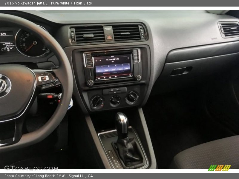 Pure White / Titan Black 2016 Volkswagen Jetta S